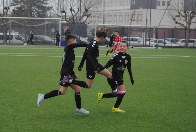 Instagram post from astourlavillefoot. This post is in position 1.