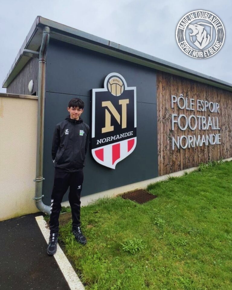 Instagram post from astourlavillefoot. This post is in position 2.