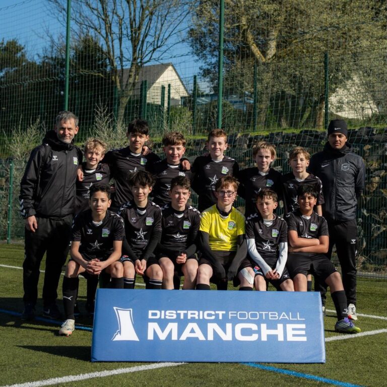 Instagram post from astourlavillefoot. This post is in position 1.