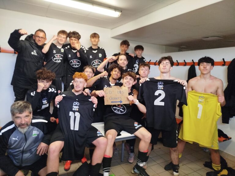 Instagram post from astourlavillefoot. This post is in position 1.