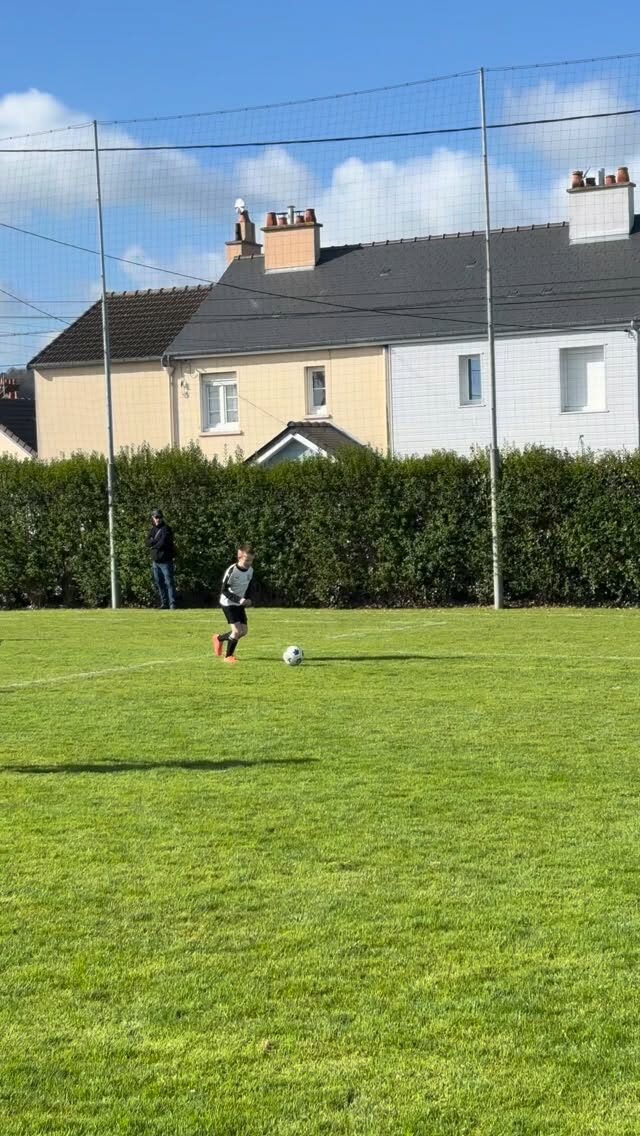 Instagram post from astourlavillefoot. This post is in position 2.